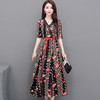 YWE AS209中袖V领印花过膝中长款优雅连衣裙 商品缩略图1