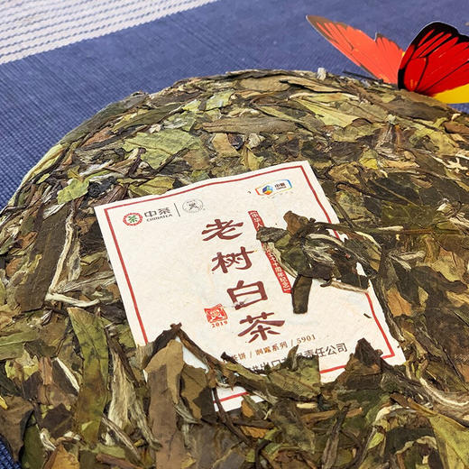 中茶蝴蝶牌70周年润露系列老树白茶饼357g 2019年福建高山白茶5901 商品图4