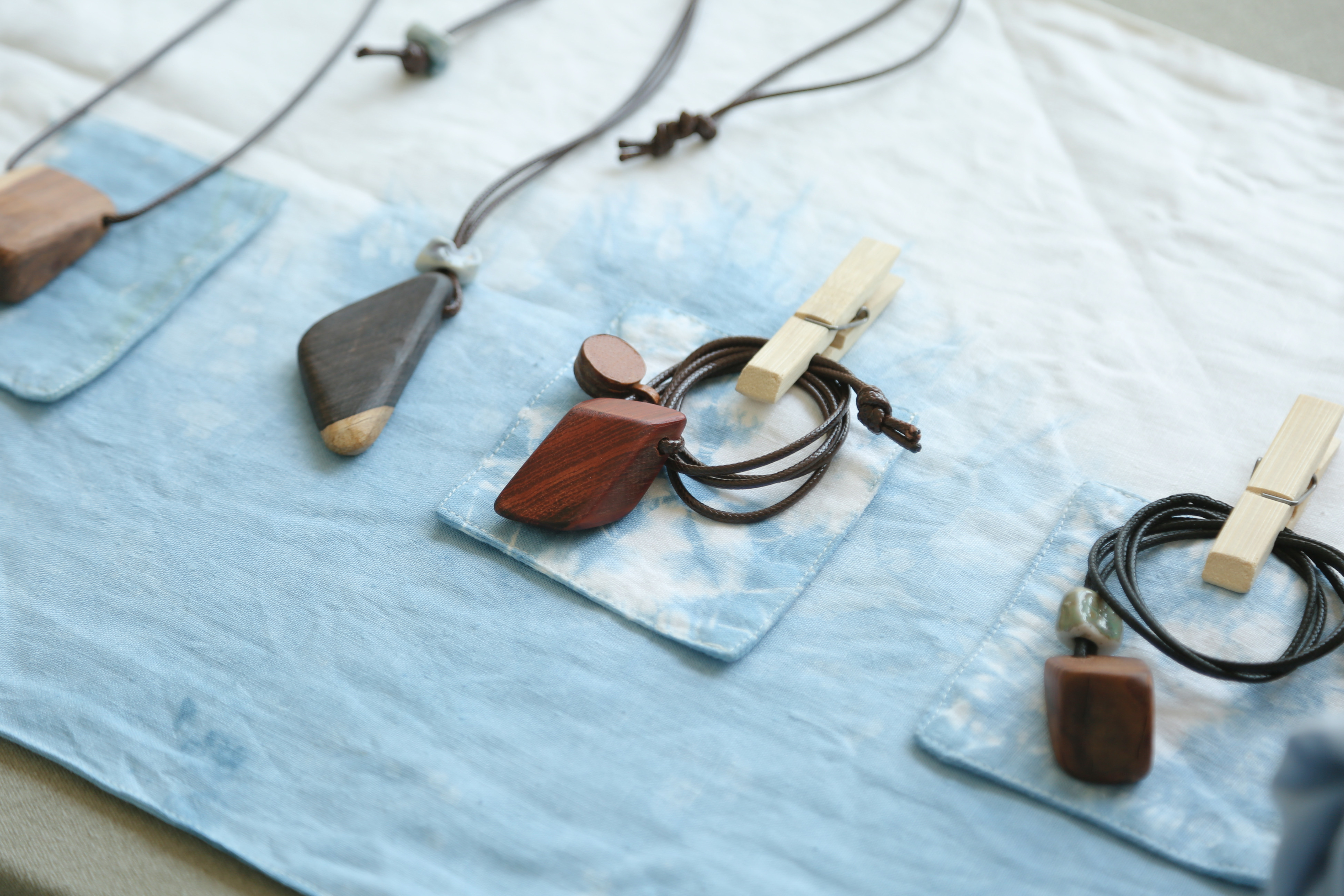 小叶紫檀吊坠99元，邀请助力免费送哦！