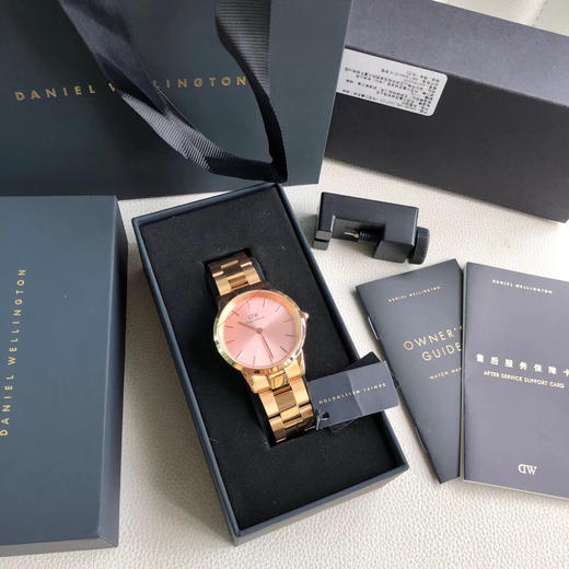 原单品质 Danielwellington 丹尼尔.惠灵顿 
张艺兴同款-DW新款 
ICONIC LINK 全新配色 商品图0