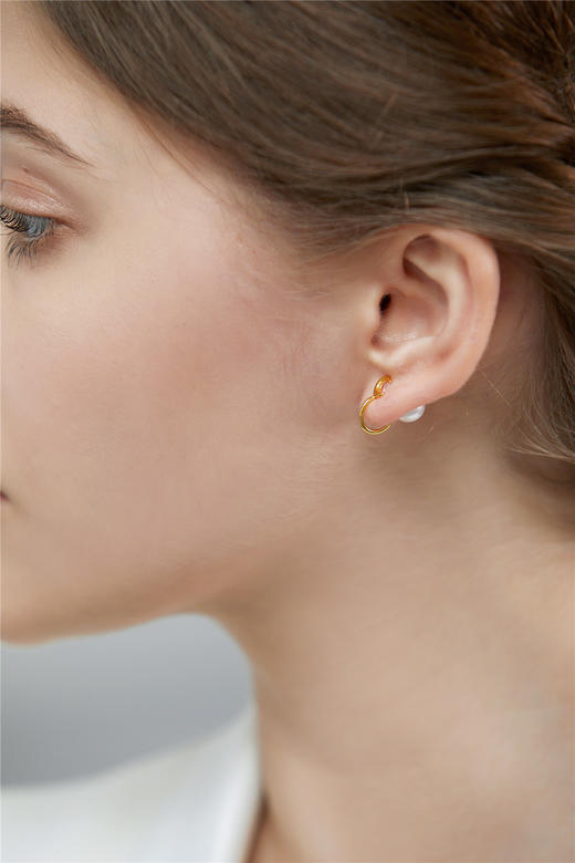 Pearl moments 新月珍珠耳夹 商品图1