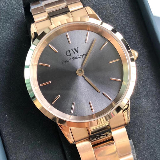 原单品质 Danielwellington 丹尼尔.惠灵顿 
张艺兴同款-DW新款 
ICONIC LINK 全新配色 商品图1