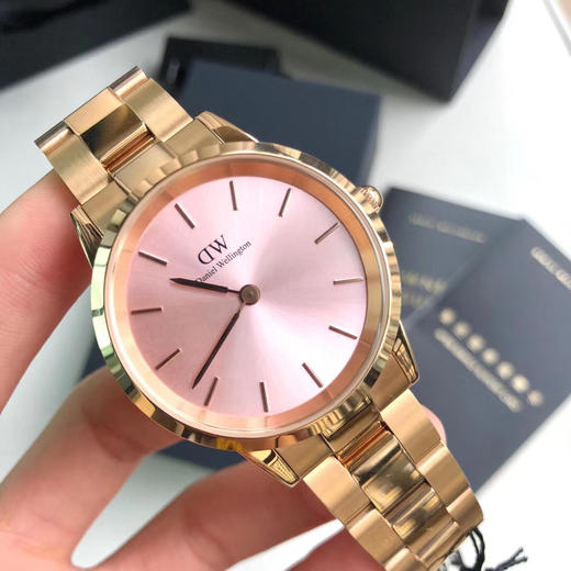 原单品质 Danielwellington 丹尼尔.惠灵顿 
张艺兴同款-DW新款 
ICONIC LINK 全新配色 商品图5