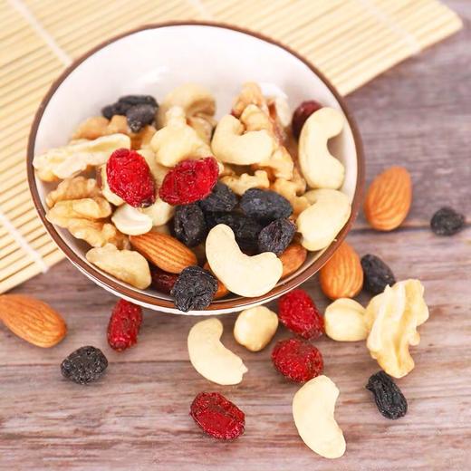 【恰恰每日坚果】内含30小袋，净含量780g 内含巴旦木、腰果、蓝莓、榛子、核桃、蔓越莓、黑加仑 商品图1