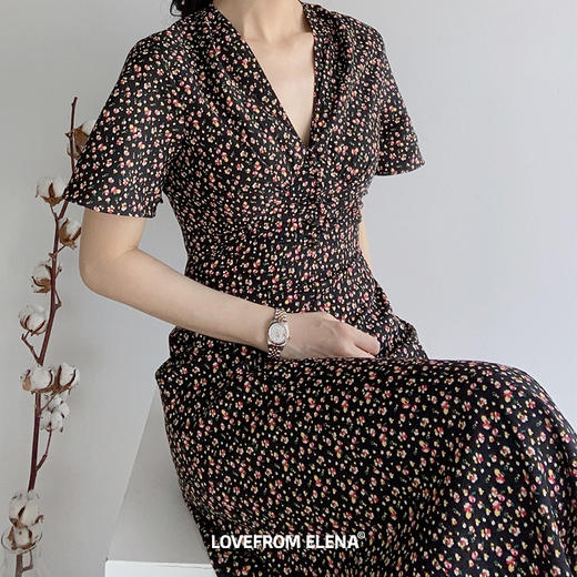黑色V领碎花连衣裙 商品图3