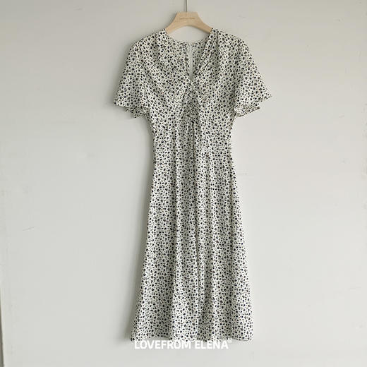 白色V领碎花连衣裙 商品图9