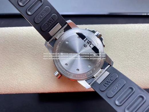 V6精品 V2升级版 IWC海洋计时系列雅克·伊夫·库斯托探险之旅特别版。表径44mm×17mm，搭配进口9015自动机械机芯，蓝宝石水晶镜面，可转动圈口，双色强夜光表盘指针，潜水必备。 商品图6