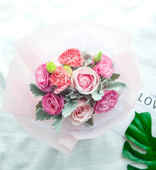 浅浅的温柔--粉佳人玫瑰4枝，粉色康乃馨4枝 商品图1