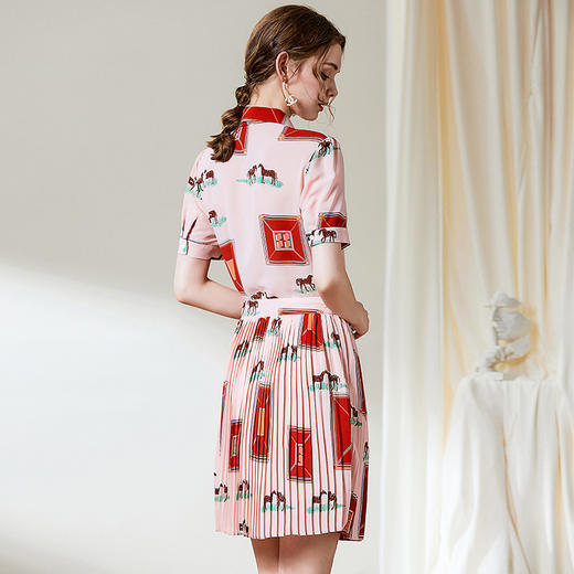 QPE-T205382夏季新款女装百褶裙两件套 商品图2