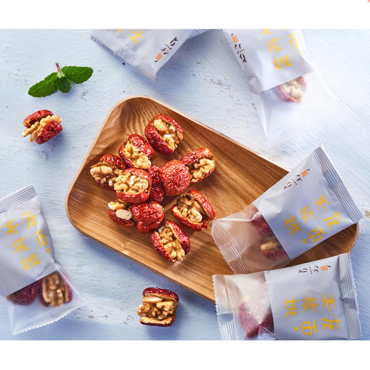 自然集 灰枣红枣夹核桃 休闲零食即食果干 无添加坚果 新疆特产300g 商品图3