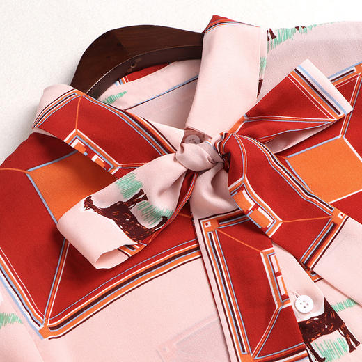 QPE-T205382夏季新款女装百褶裙两件套 商品图3