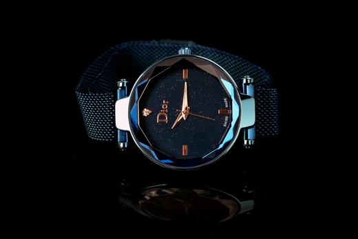 抖音同款迪奥手表 配盒子发票手提袋，迪奥时装表，爆款！一直被模仿，从未被超越，进口批花矿物质超强镜面，时尚百搭，尺寸34MM，10MM特别适合女生带，好看好看好看 商品图5