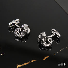 镀白金盘羊袖扣