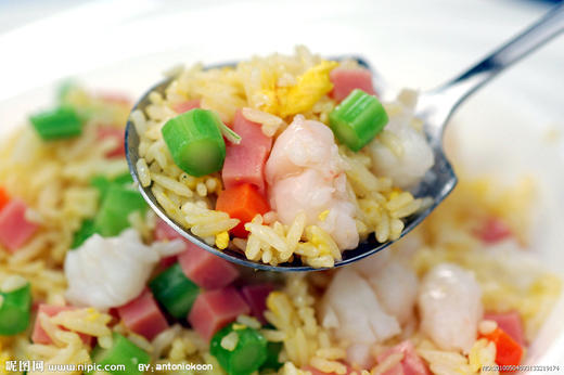虾仁海鲜炒饭