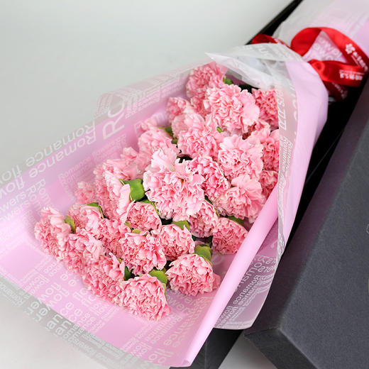 女王-33枝康乃馨礼盒