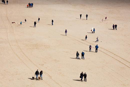 【预订】Martin Parr: Beach Therapy，马丁帕尔:沙滩疗法 摄影集 商品图1