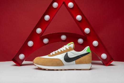 耐克/Nike Air Daybreak SP 1979周年顺风华夫系列 复古休闲慢跑鞋淡牙白月白白小麦米色紫绿蓝绿倒钩粉白 星尘珊瑚红 商品图2