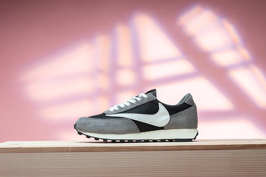耐克/Nike Air Daybreak SP 1979周年顺风华夫系列 复古休闲慢跑鞋淡牙白月白白小麦米色紫绿蓝绿倒钩粉白 星尘珊瑚红 商品图6