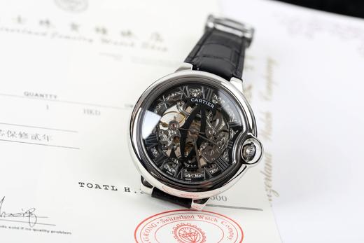 品牌:CARTIER卡地亚系列：蓝气球男士腕表机芯:全镂空9点飞轮自动机械镜面:矿物质强化玻璃 316精钢表壳清新淡雅 简约罗马 纹路清晰大方三针优雅设计 牛皮皮带原装扣尺寸 商品图0