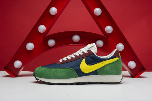 耐克/Nike Air Daybreak SP 1979周年顺风华夫系列 复古休闲慢跑鞋淡牙白月白白小麦米色紫绿蓝绿倒钩粉白 星尘珊瑚红 商品图5