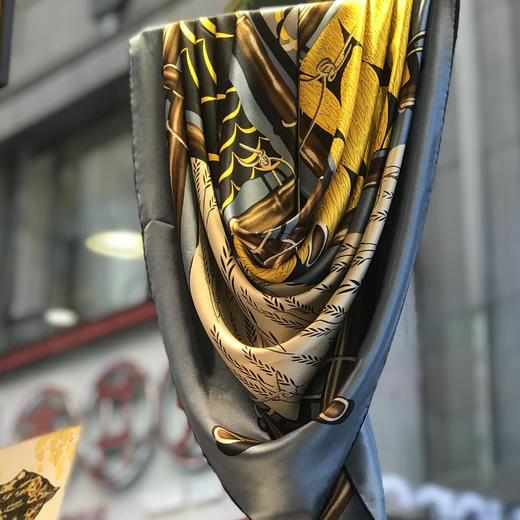 YOPOTA/优品堂“雍容华贵”重磅桑蚕丝，防紫外线，140大方巾丝巾 商品图3