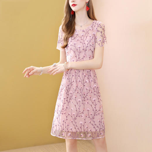 SX-P20X52165夏装新中长款时尚显瘦粉色刺绣连衣裙 商品图2