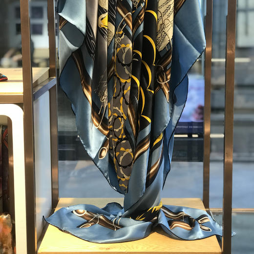 YOPOTA/优品堂“雍容华贵”重磅桑蚕丝，防紫外线，140大方巾丝巾 商品图5