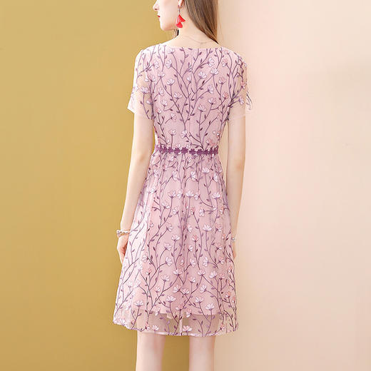 SX-P20X52165夏装新中长款时尚显瘦粉色刺绣连衣裙 商品图4