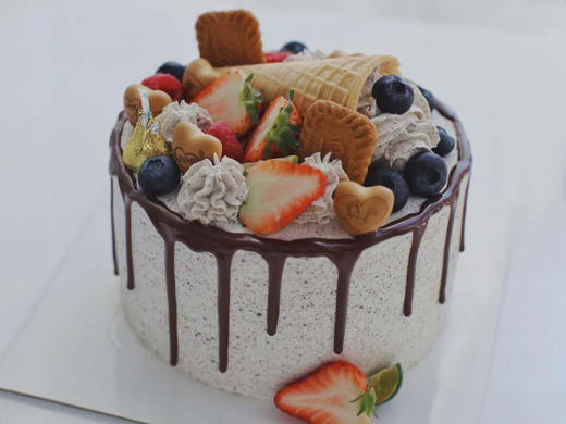 6寸巧克力奥利奥淋面生日蛋糕