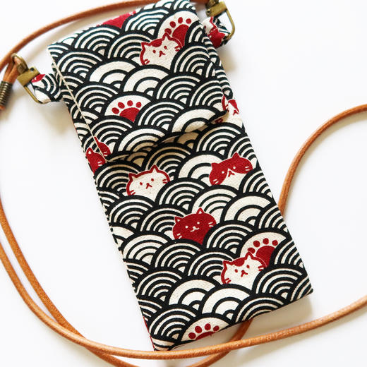 HUGOJIRO竖版手机斜挎包插画祥云猫猫 商品图1