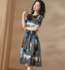 QY CZY88207时尚印花开叉长裙系带收腰真丝桑蚕丝连衣裙 商品缩略图1