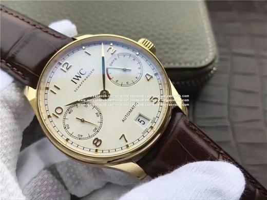 ZF厂万国黄金版葡七（官方型号IW500101），黑色表带。 原装正品开模，最乱真的万国，镀18k黄金（永不掉色），克隆原装Cal.51011自动机械机芯，7日链动能储存，42.3mm直径，厚度13 商品图8