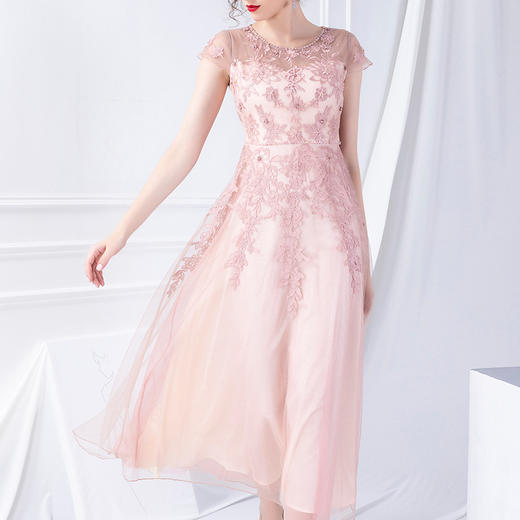 ML-19512早春新款刺绣显瘦高腰连衣裙 商品图3