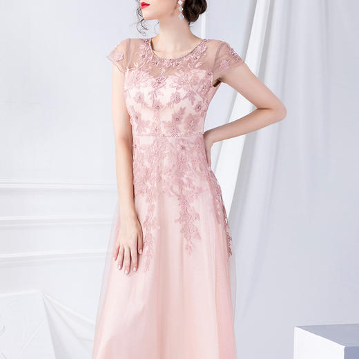 ML-19512早春新款刺绣显瘦高腰连衣裙 商品图1