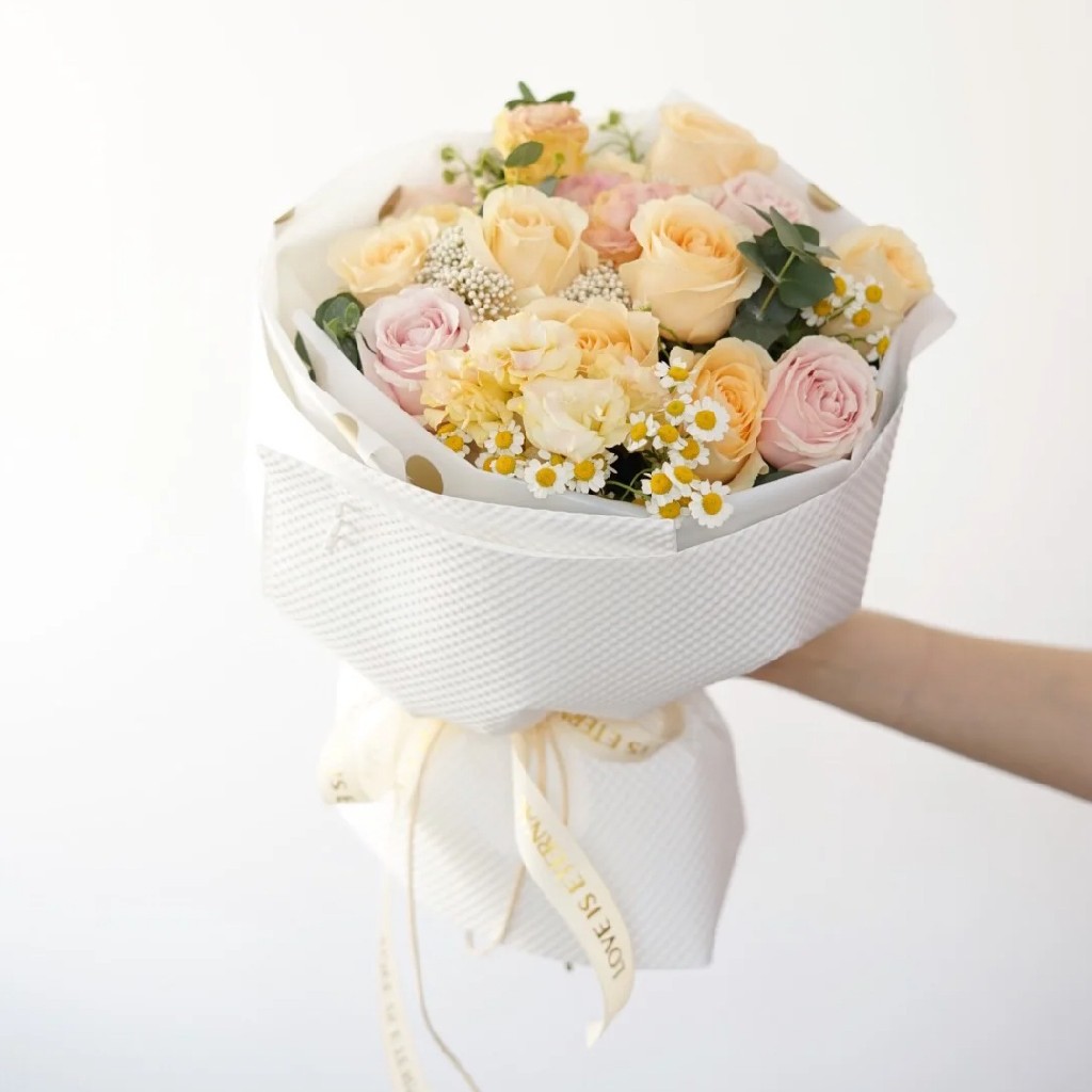 《恬淡年华》圆形玫瑰花束