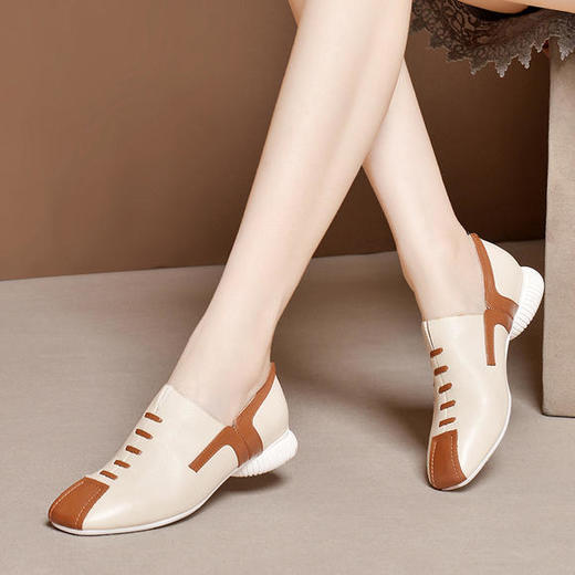 RB107-1新品高档真皮大码拼色低粗跟方头深口单鞋 商品图1