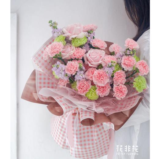 《仙草蜜》.康乃馨韩式花束 商品图1