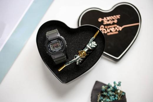 卡西欧5600男女款 给你戴上手表，绑上小狮子，你就是我心中的那只可爱的小狮子，我已经把我的那颗红红给你了#特供卡西欧手表➕渐变小狮子手链鸡心礼盒 商品图4