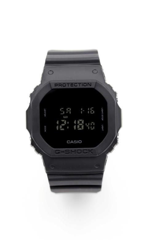 卡西欧G-SHOCK手表 运动男手表数字显示 潮流防水电子表G-5600 商品图0