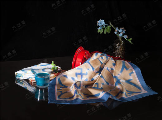 【100%桑蚕丝】太湖雪窗系列真丝斜纹小方巾 商品图0