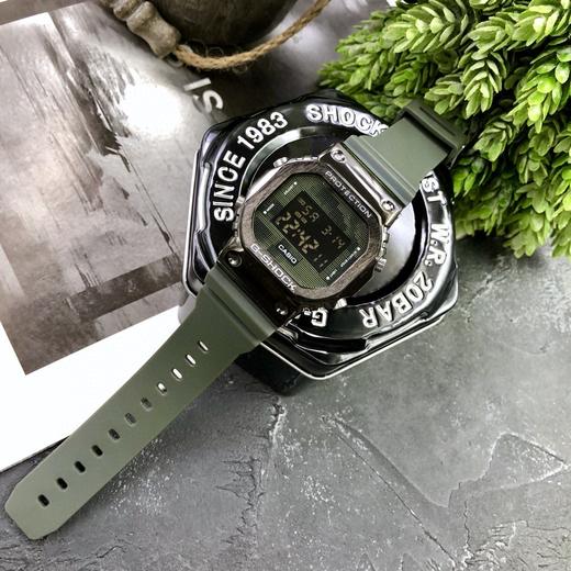 卡西欧G-SHOCK金属小方块时尚运动男表石英手GM-5600-1PR 采用了极为用心的抛光和打磨，显得质感 商品图6