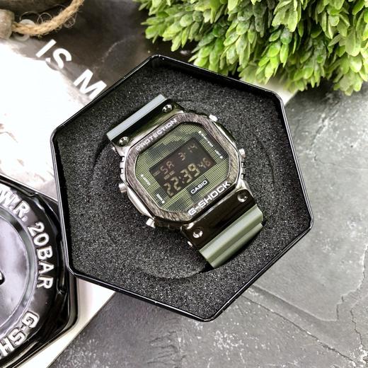 卡西欧G-SHOCK金属小方块时尚运动男表石英手GM-5600-1PR 采用了极为用心的抛光和打磨，显得质感 商品图5