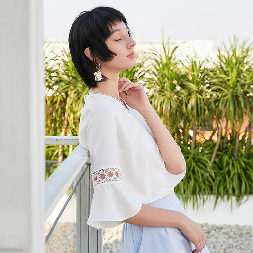 欧芮儿蕾丝拼接雪纺衫夏装新品女装v领百搭喇叭袖T恤女上衣 商品图4