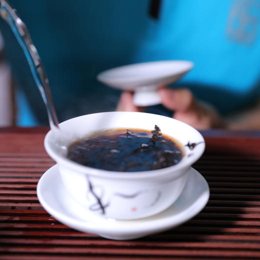 2006年0083大饼普洱茶熟茶云南茶叶老树干仓老茶饼357g 商品图5