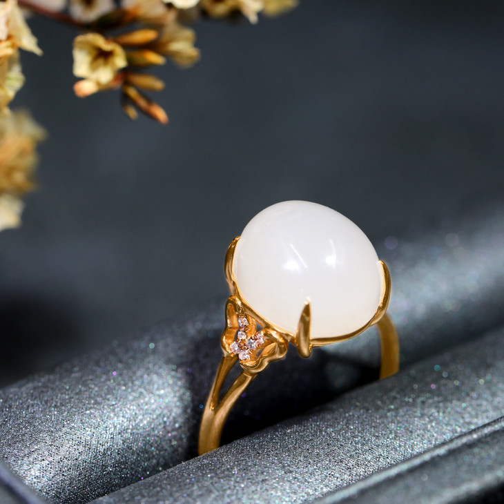 18k玫瑰金和田玉白玉镶钻戒指梦蝶蛋面1012mm戒圈请留言备注