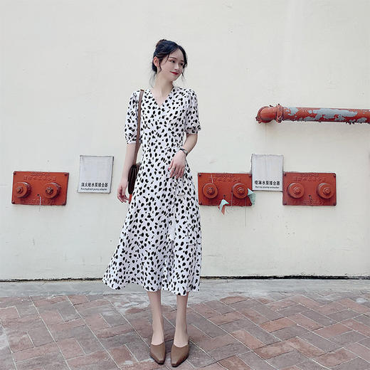 【波点过膝法式泡泡袖连衣裙】v领中长款裙子女气质显瘦裙子 商品图3