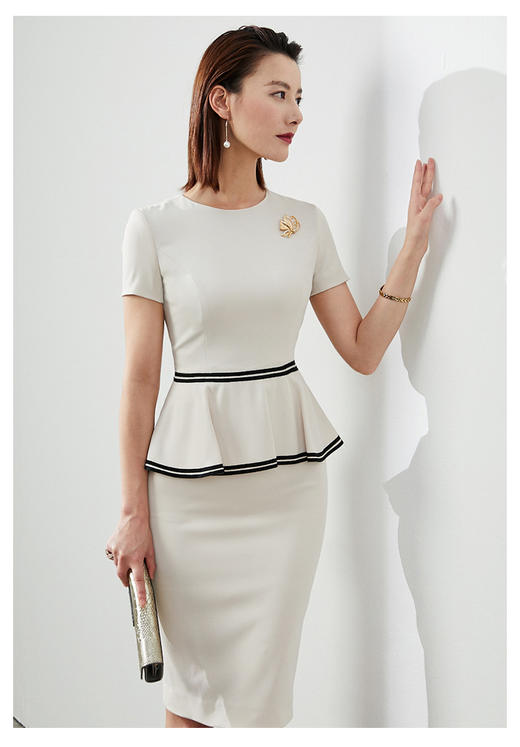 J8182225X颈袖添香短袖新款时尚气质修身包臀后开叉职场装高腰连衣裙J8182225X 商品图3
