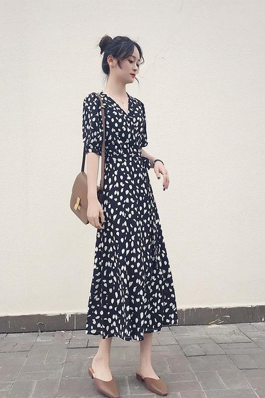 【波点过膝法式泡泡袖连衣裙】v领中长款裙子女气质显瘦裙子 商品图4