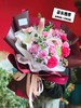 【守候温情】3朵香水百合➕18朵康乃馨➕新鲜配花配叶，精品时尚花束 商品缩略图0