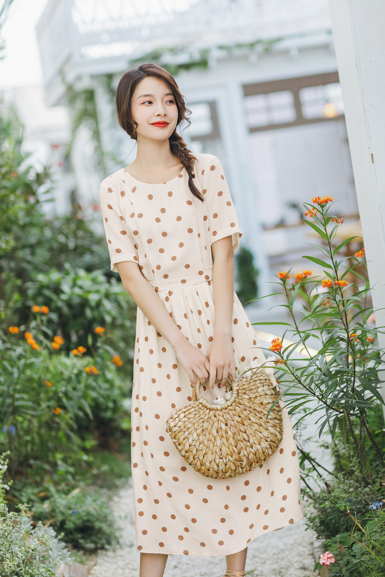 茵曼中长款连衣裙女2020夏装新款波点中腰圆领短袖日系甜美a字裙